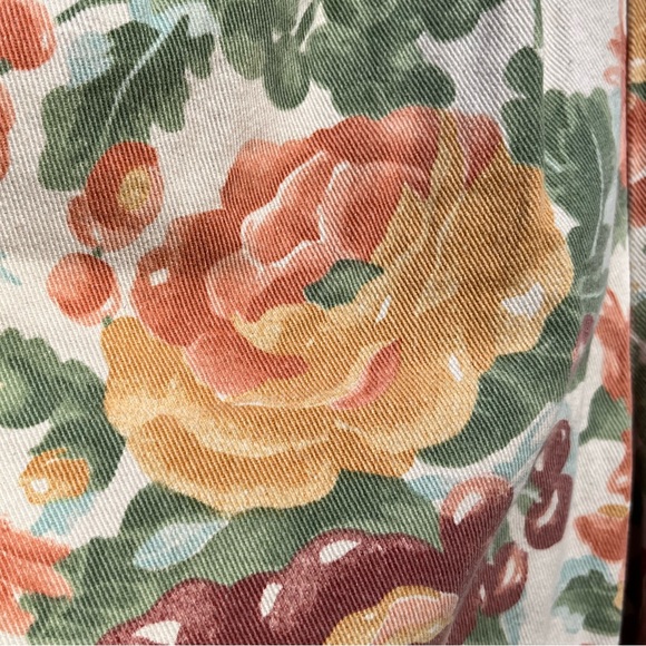 90s Floral Shorts - Picture 3 of 13